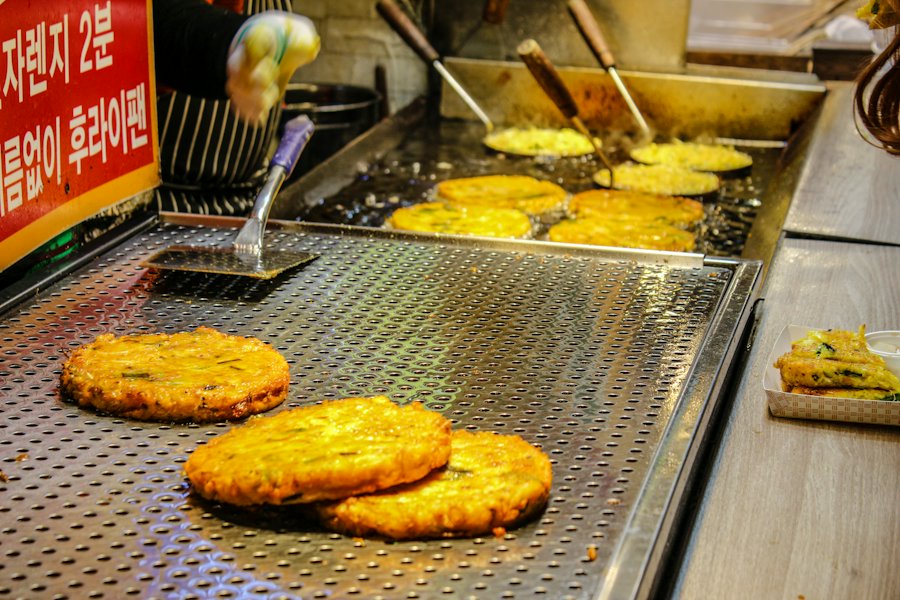 Koreaanse pannenkoekjes op de bakplaat
